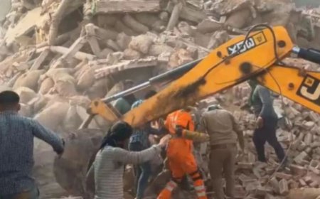 प्रयागराज में बड़ा हादसा! कोल्ड स्टोर की दीवार गिरी, 20 से ज्यादा मजदूर मलबे में दबे