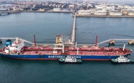 Iranian Oil Coming To India: समंदर में रहस्यमयी मोड़! भारत आ रहा ईरानी तेल टैंकर अचानक चीन की ओर, क्या बदल गई डील?