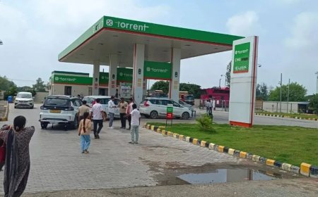 CNG Price Hike: टोरेंट गैस ने CNG के दामों में ₹2.50/KG बढ़ाया, लोगों पर पड़ेगी महंगाई की मार