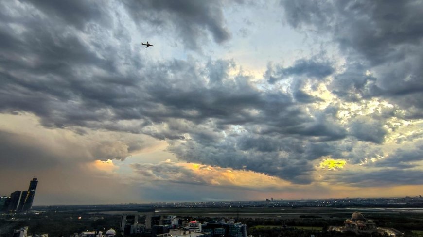 Today Weather Update: दिल्ली में बदला मौसम का मिजाज, बारिश-आंधी से राहत भी और उड़ानों पर संकट भी